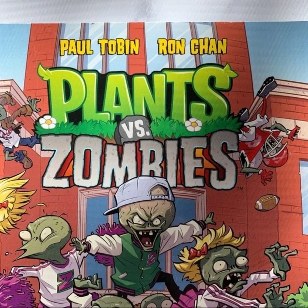 Plants VS. Zombies Paperback Book